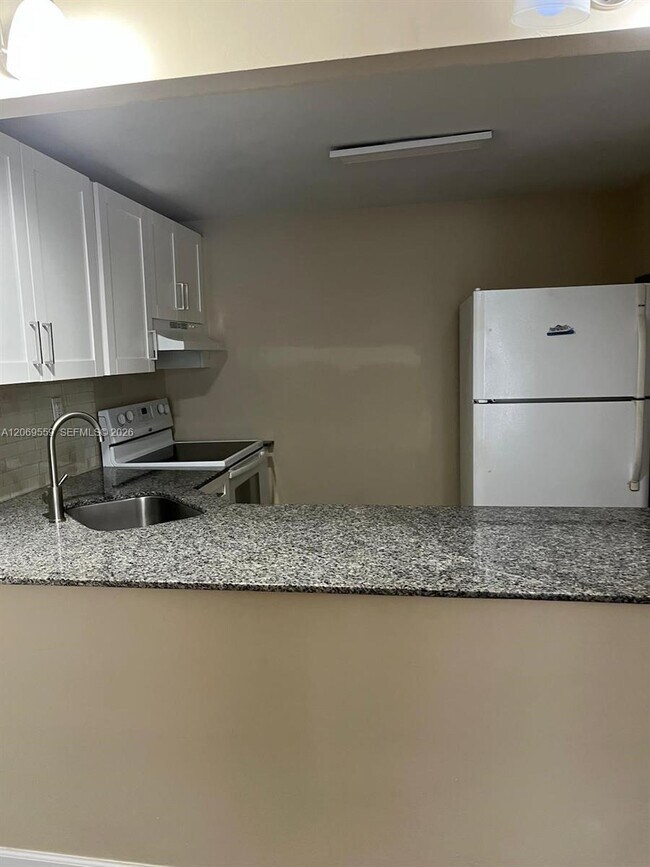 4550 NW 9th St Unit 701E