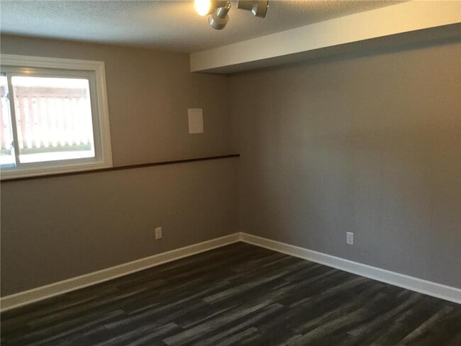 Photo - 4786 Grenwich Way N