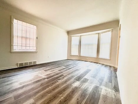 Photo - 20211 Gilchrist St