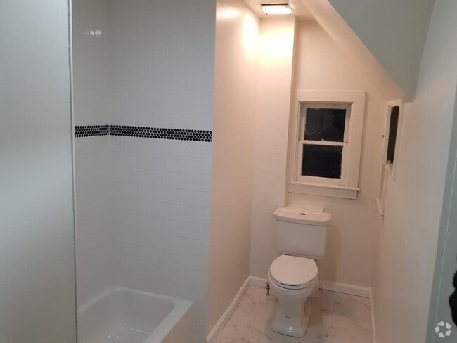 Building Photo - 152 Harrison Ave Rental