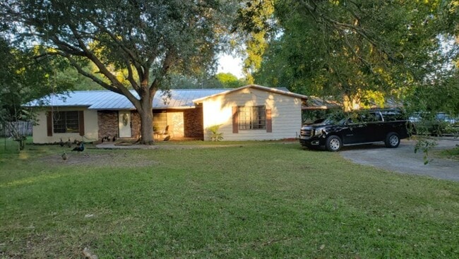 Building Photo - 18521 SW 134th Ave Rental