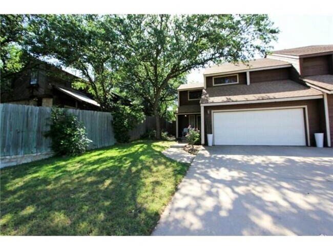 Building Photo - 8113 Baywood Dr Rental