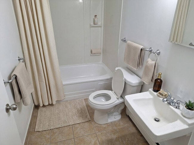 Photo - DURAND TERRACE APARTMENTS