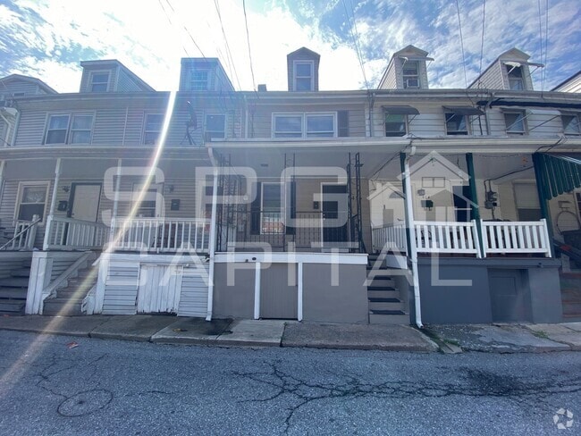 Building Photo - 416 Swatara St Rental