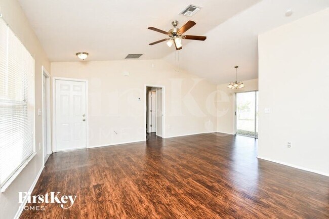 Photo - 1612 NE 5th Ave