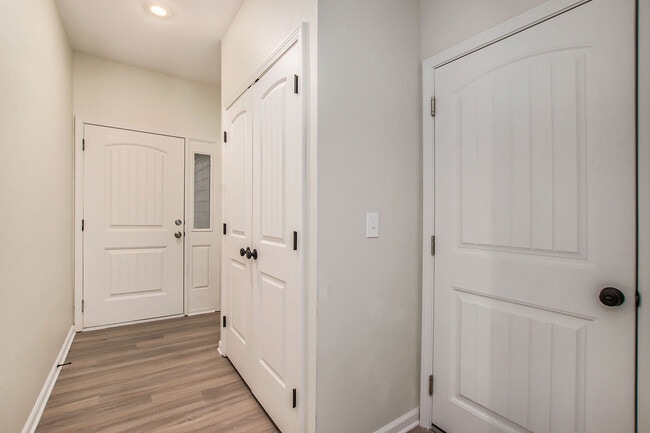 Photo - 6323 Darnell St