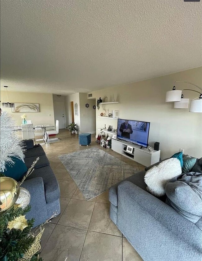 Building Photo - 13120 SW 92nd Ave Unit B516 Rental