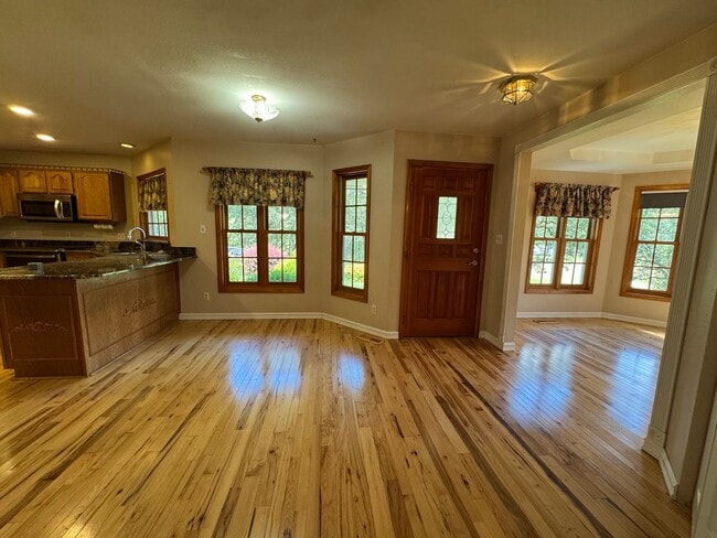 Photo - 5 acre Country property on North Bank Rd