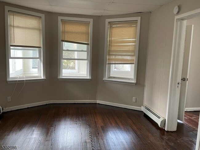 Photo - 384 E 9th Ave