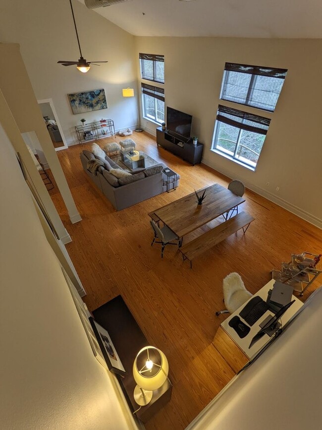 Photo - Beautiful furnished Penthouse loft in Eliz... Unit 32