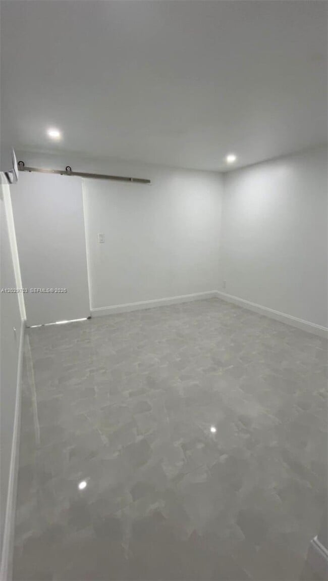 Photo - 19360 SW 114th Pl Unidad 0
