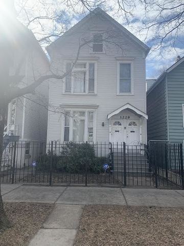 Photo - 1229 W Barry Ave (Chicago, IL)
