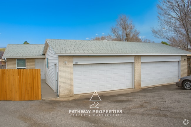 Building Photo - 3183-3183 S Harlingen Cir Rental