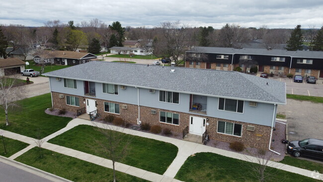 Building Photo - Grand Avenue Apartments