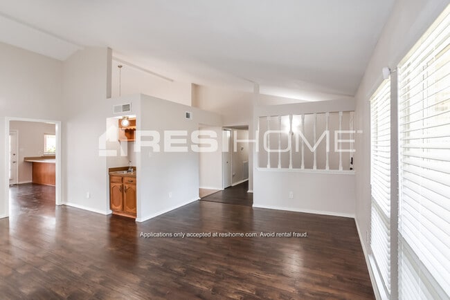 Photo - 4525 Larner St