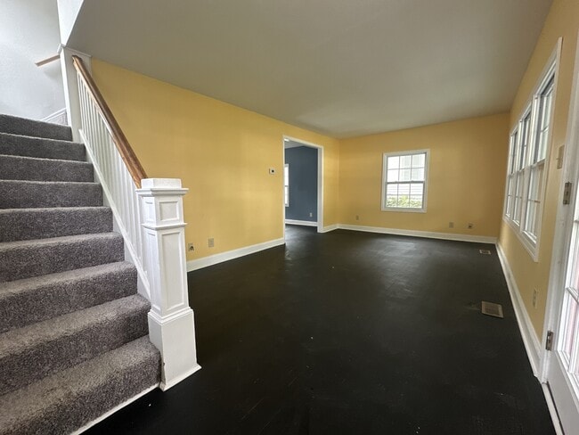 Photo - 275 Goodview Ave