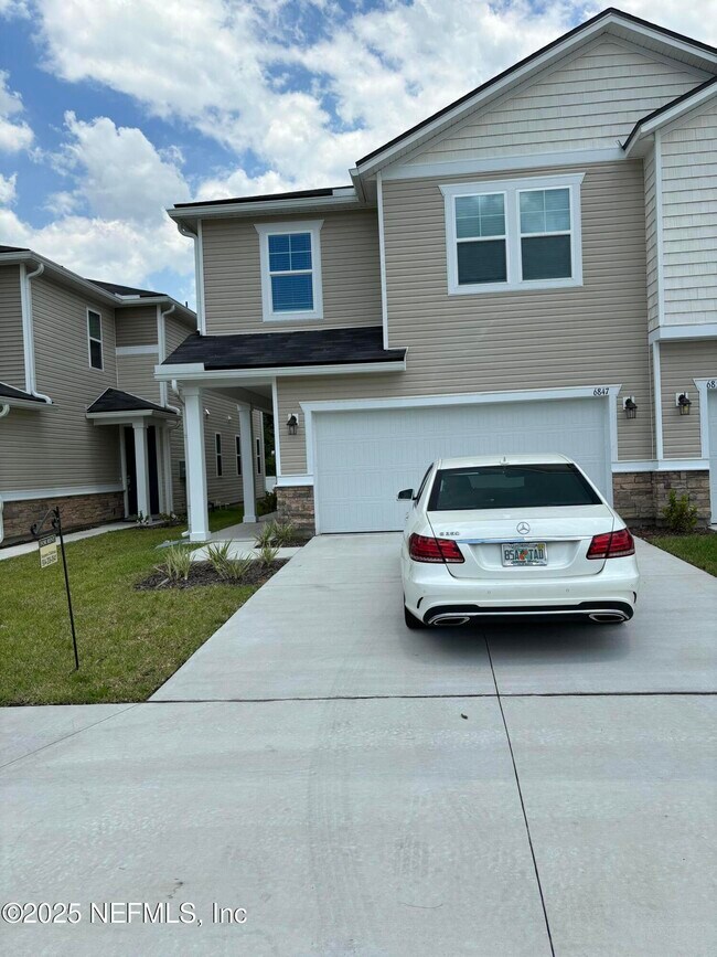 Building Photo - 6847 Mirage St