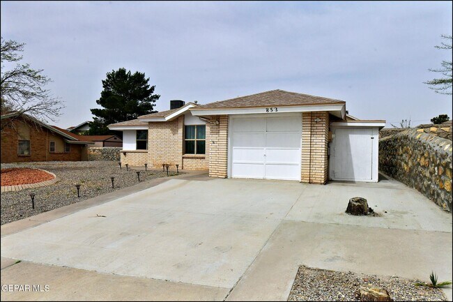 Photo - 853 Nita Fay Dr