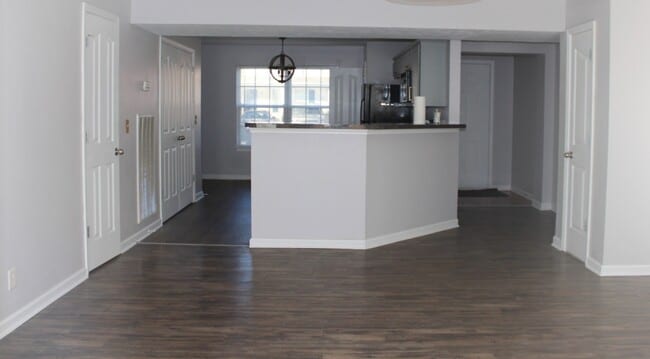 Photo - 333 Arapaho Dr