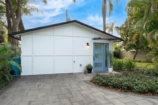 Photo - 228 E Harding St