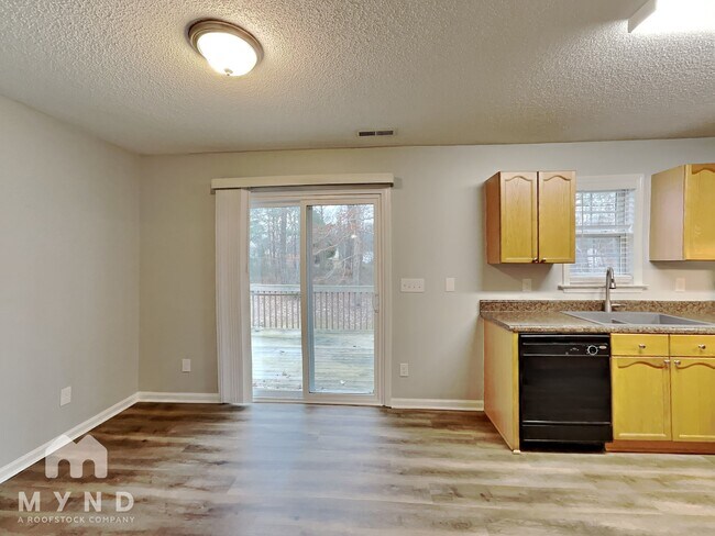 Photo - 255 Morgan Pkwy