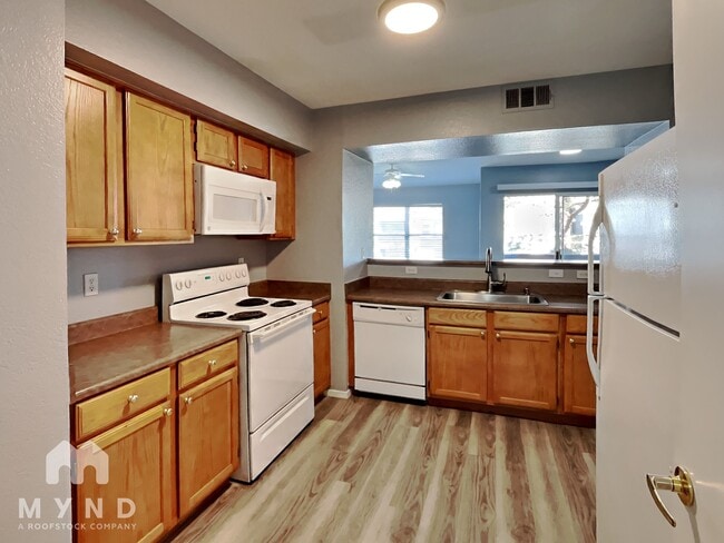 Photo - 9620 W Russell Rd Unit 2027