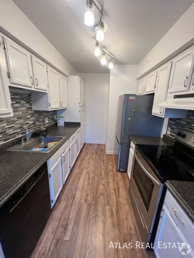 Building Photo - 7665 E Eastman Ave Rental