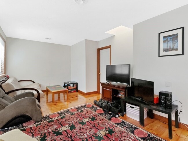 Building Photo - 32 Prospect St Unit 3 Rental