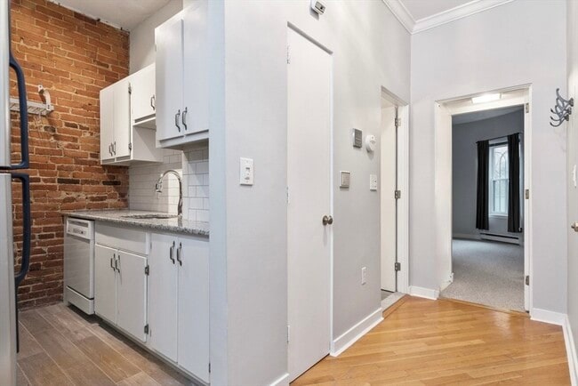 Photo - 124 Chandler St Unit 2