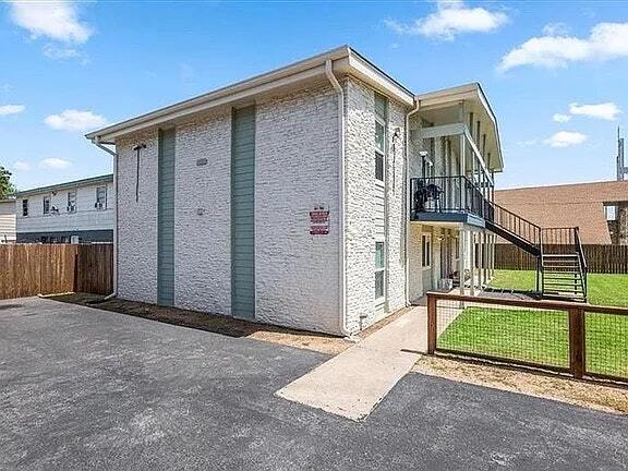 Photo - 1904 Hearthstone Dr