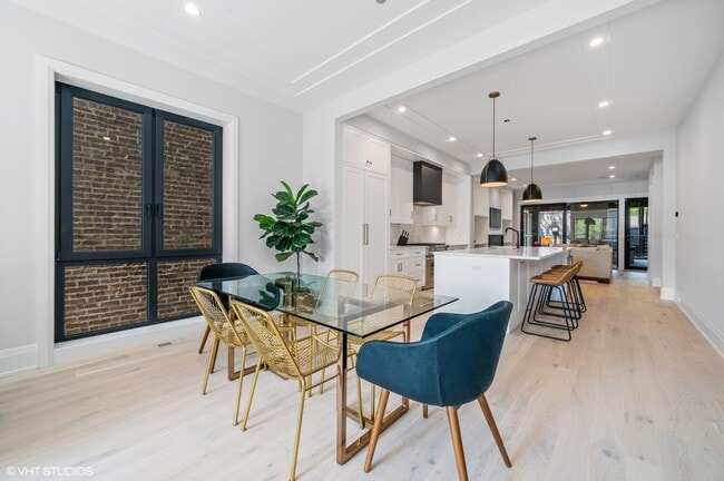 Photo - 2236 N Kenmore Ave Unit 1S