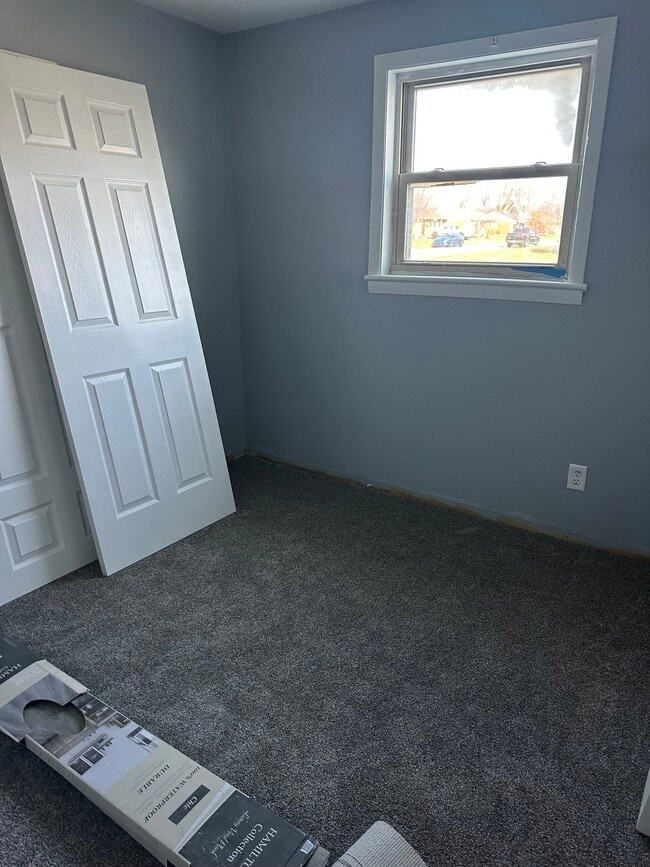 Photo - 275 Crosswell Ave