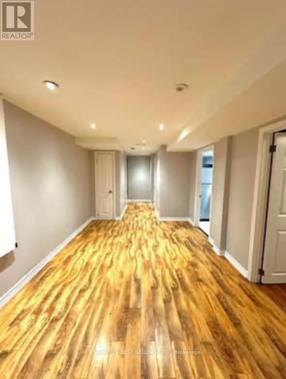 Photo - 5874 Sidmouth St