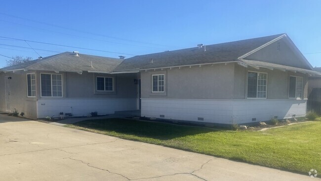 Building Photo - Pet friendly, 3 Bedroom House in Santa Maria