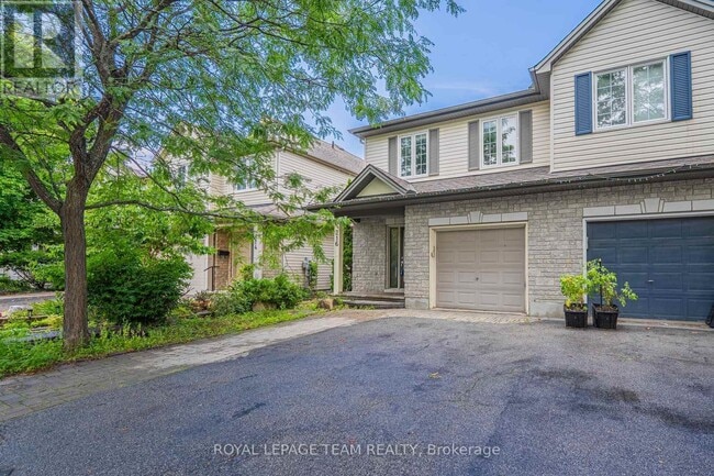 Photo - 216 Horseshoe Crescent