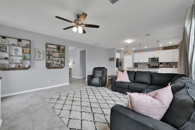 Photo - 1127 Littleton Ct