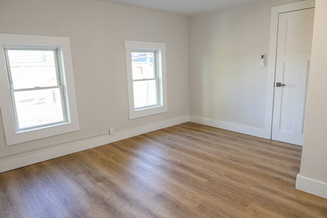 Photo - 69 Mechanic St