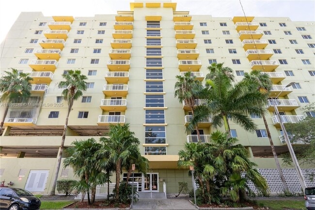 Photo - 816 NW 11th St Unidad 309