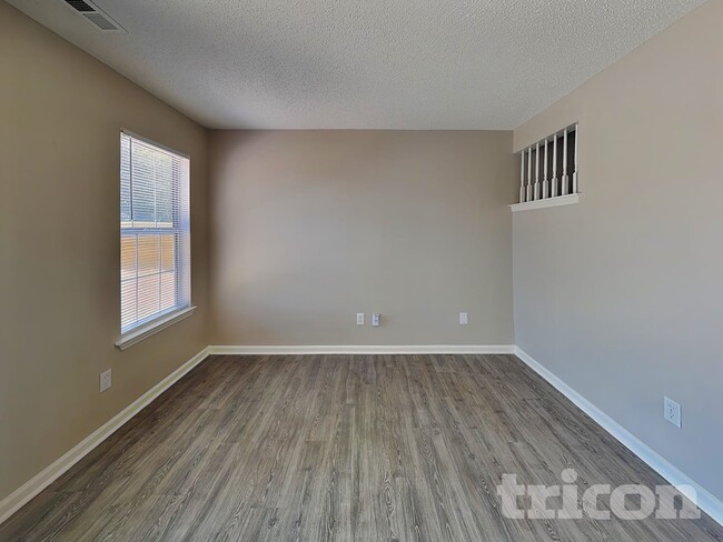 Photo - 11136 White Stag Dr