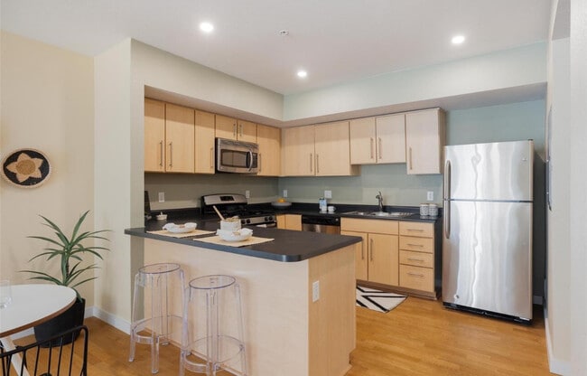 Building Photo - 2999 Lawrence St Unit 202
