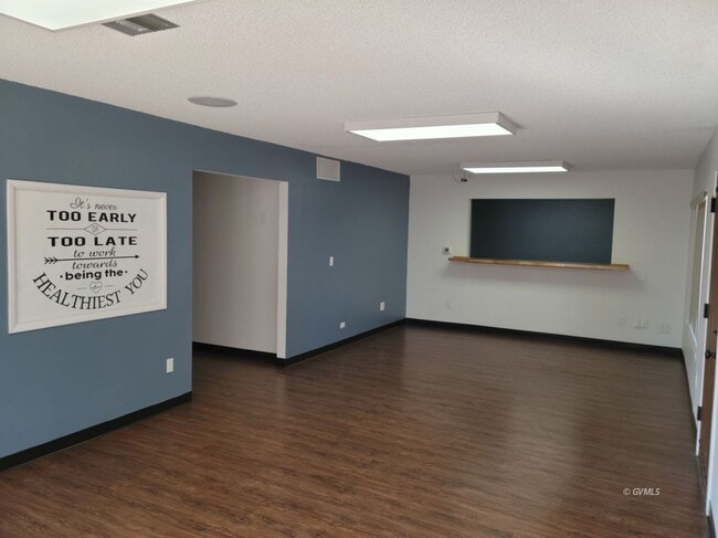 Photo - 1491 W Thatcher Blvd