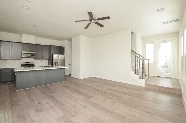 Photo - 1103 Fuschia Rd