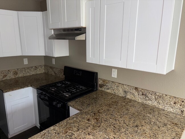 Photo - 2533 Miller Ave