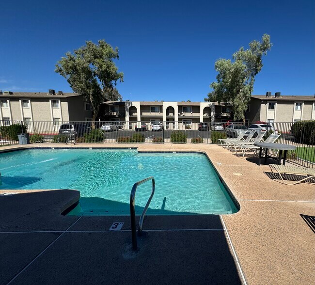 South Pool - Cactus Trail