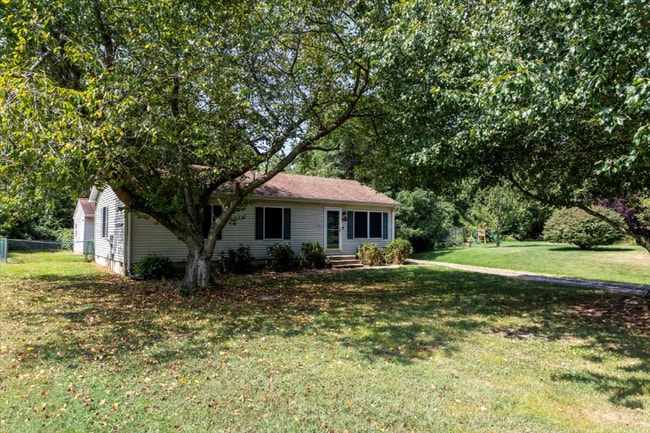 Photo - 129a Manor Ave N