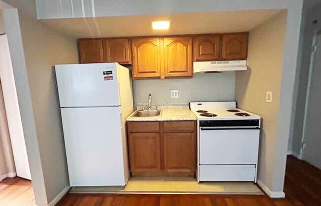 Building Photo - 539 Lowell Ave Unit 539-05