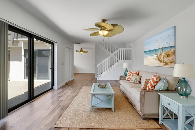 Building Photo - 2324 23rd Ct