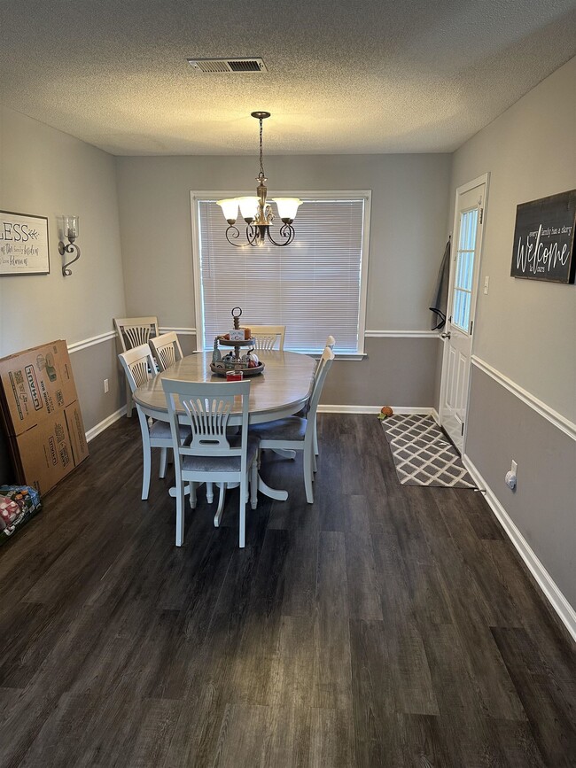 Photo - 443 Beverly Dr