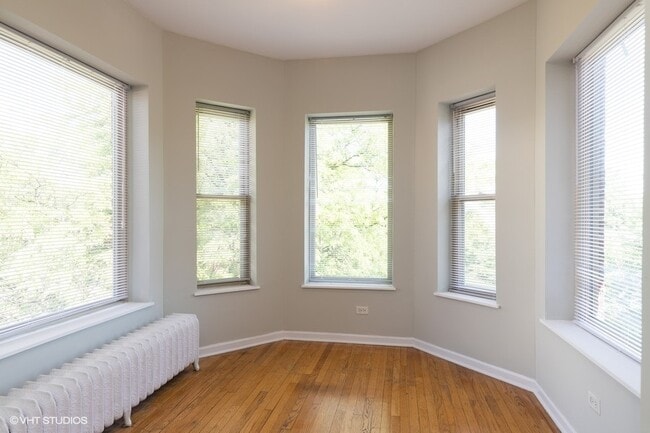 Photo - 439 E Oakwood Blvd Unit 49