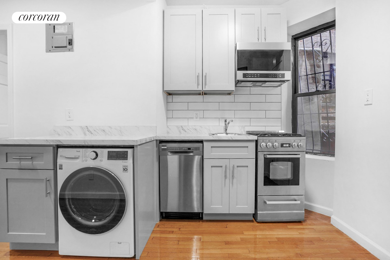Photo - 536 E 82nd St Apartamento